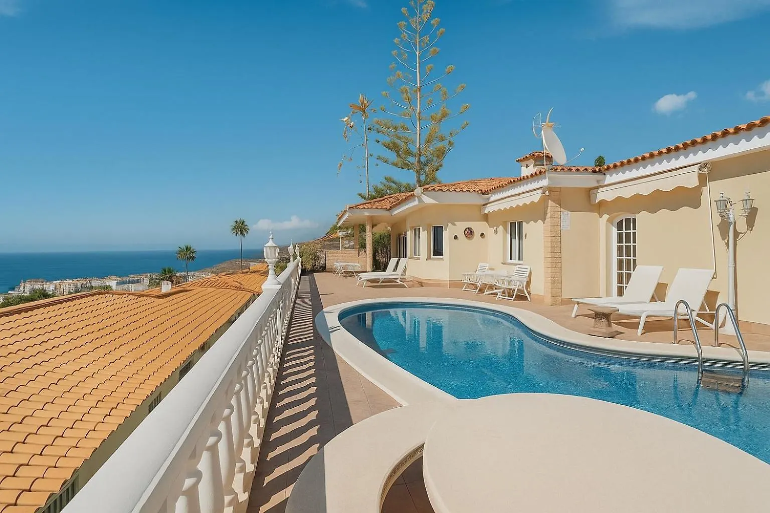 Дом отдыха Casa Carla Private, Pool, Air By Paramount Holidays Пуэрто-де-Сантьяго Испания
